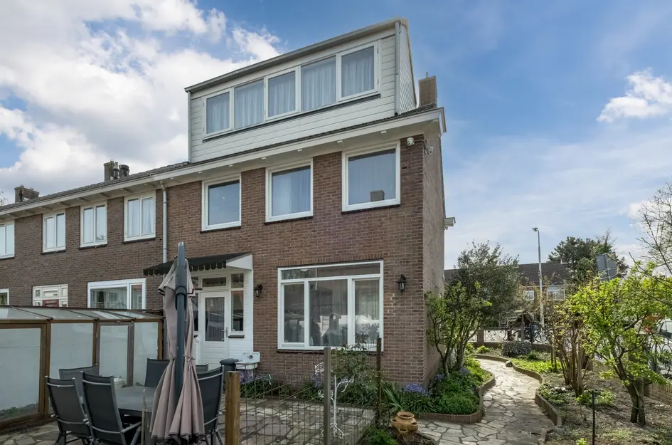 Walraven van Hallstraat 11