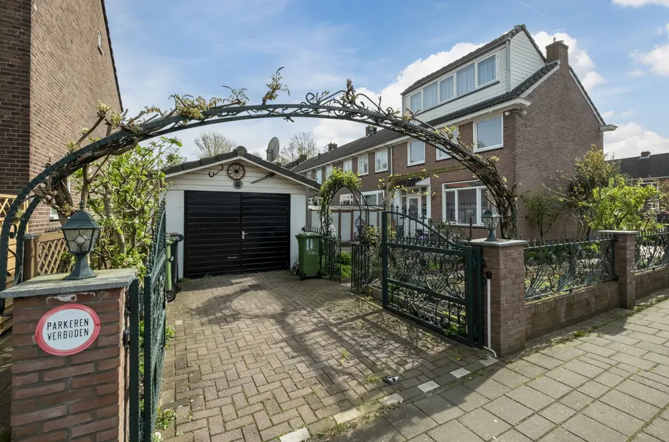 Walraven van Hallstraat 11