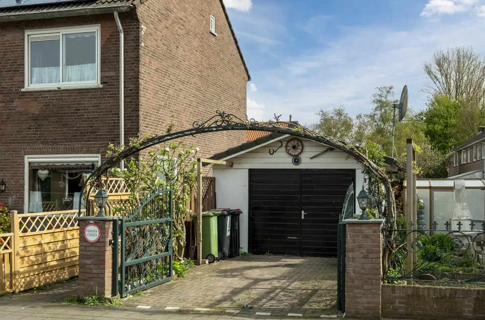 Walraven van Hallstraat 11