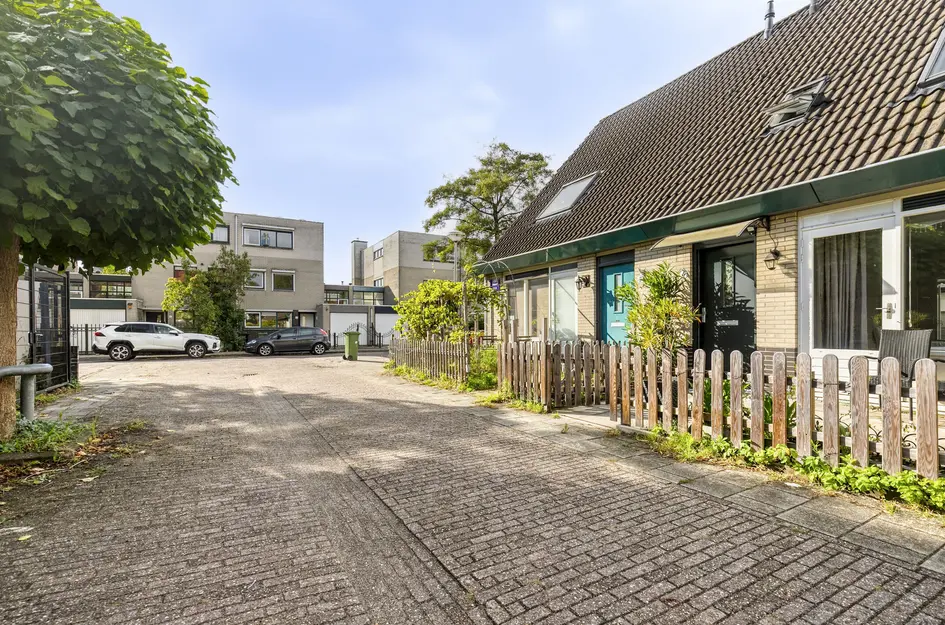 J. Calsstraat 4