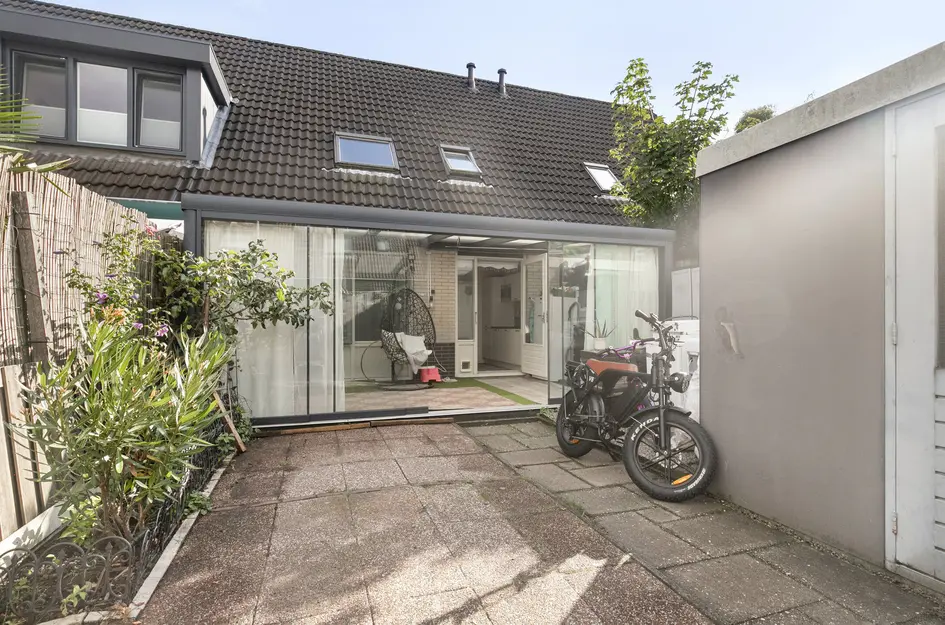 J. Calsstraat 4