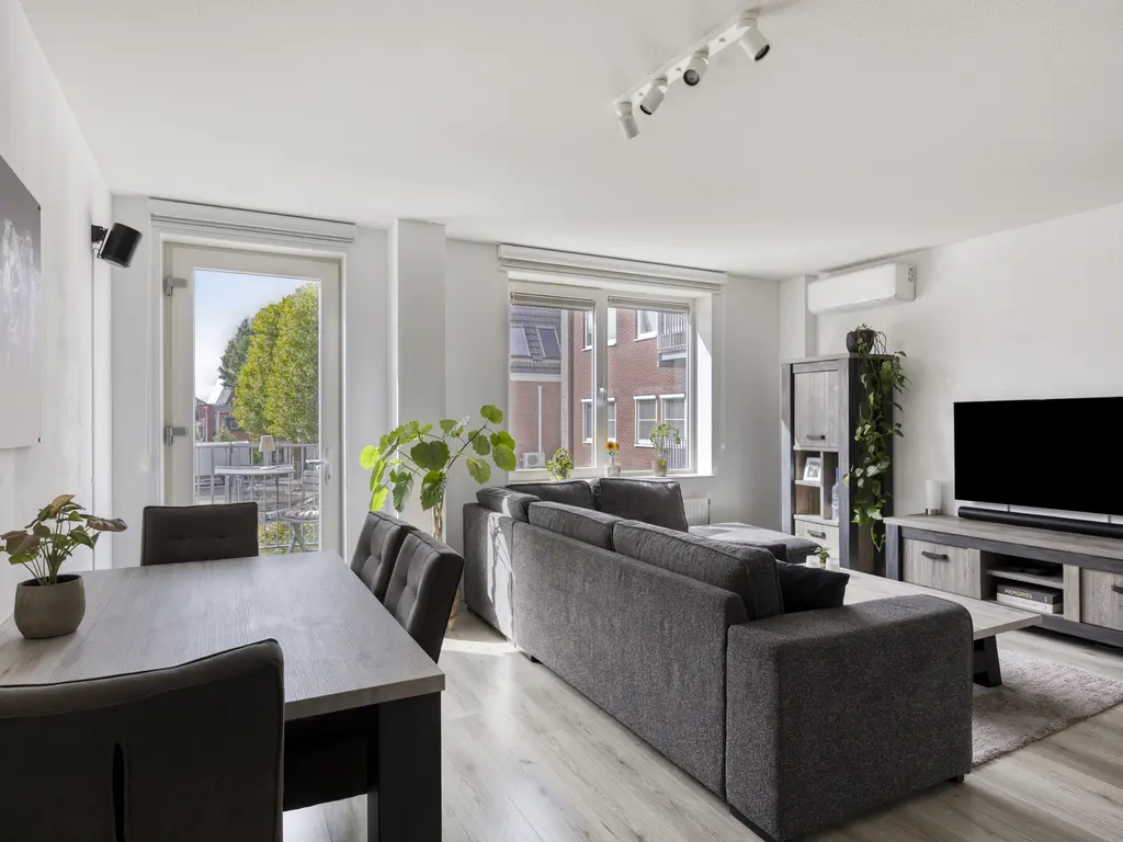 Hoofdweg 676J, HOOFDDORP