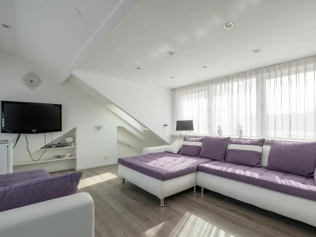 Walraven van Hallstraat 11, Zaandam