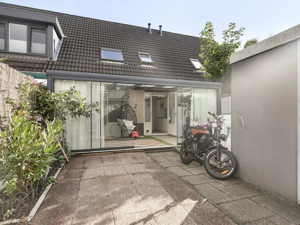 J. Calsstraat 4, AMSTERDAM