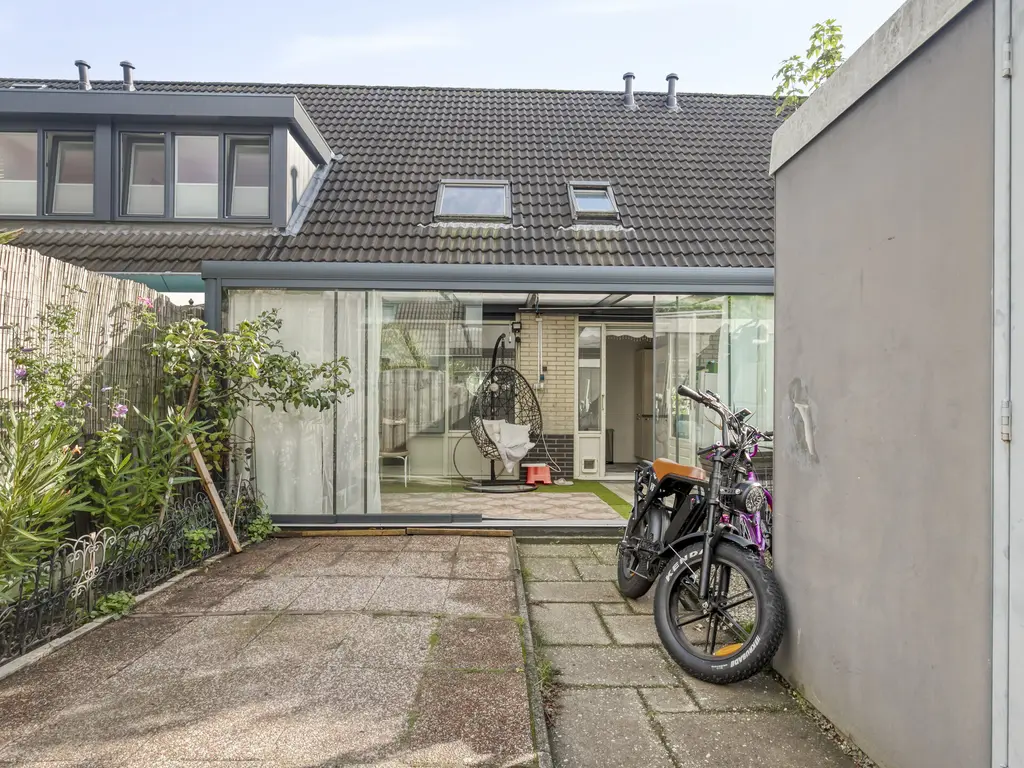 J. Calsstraat 4, AMSTERDAM