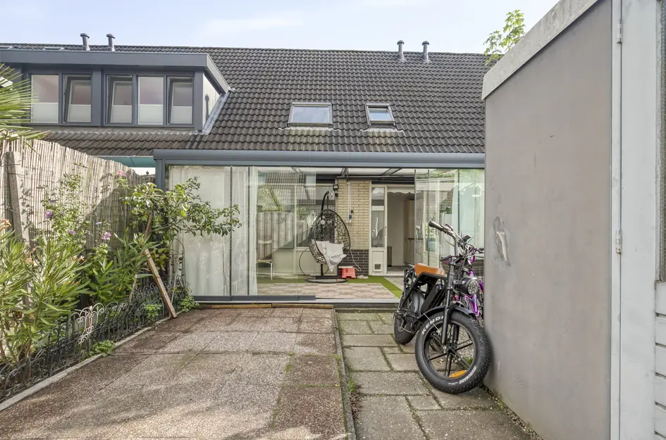 J. Calsstraat 4