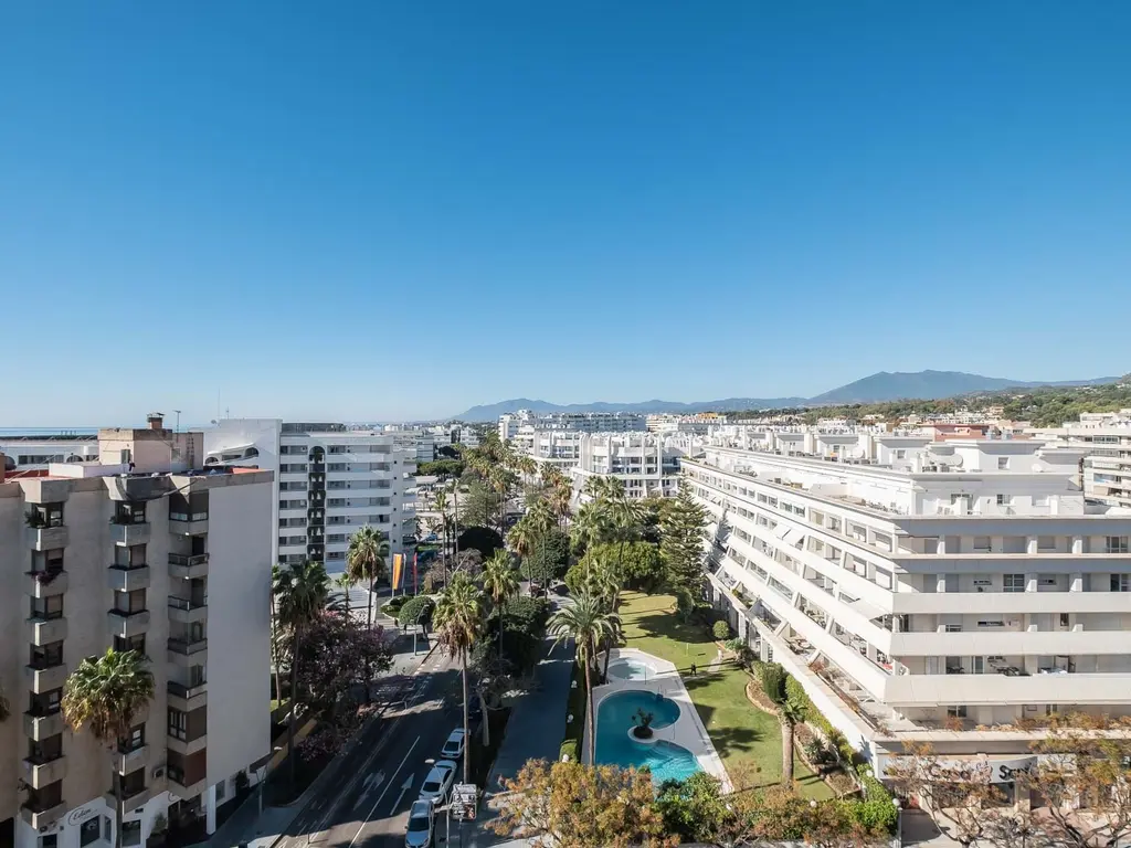Calle Camilo José Cela 12  , Marbella