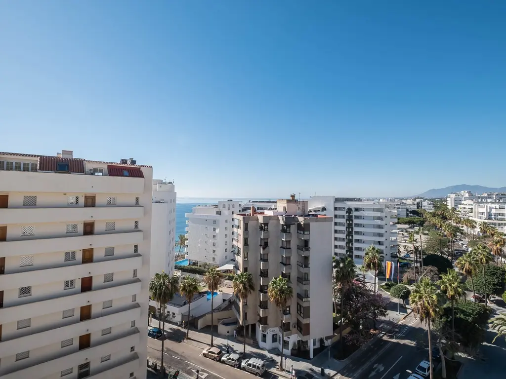 Calle Camilo José Cela 12  , Marbella