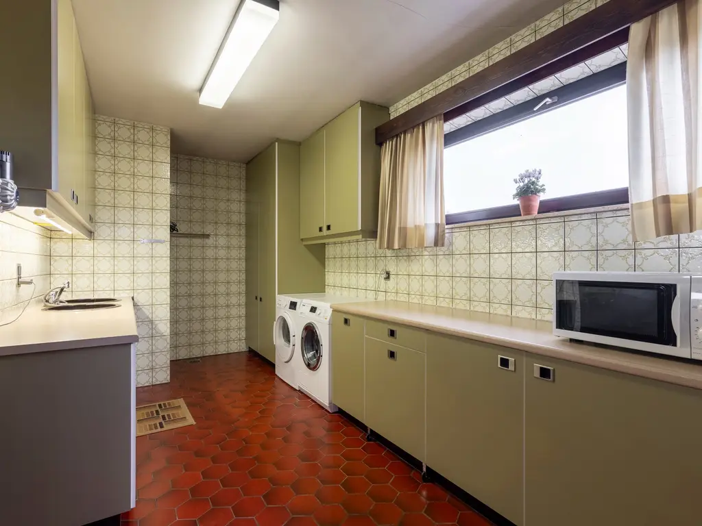 Hessie 20  , Mol