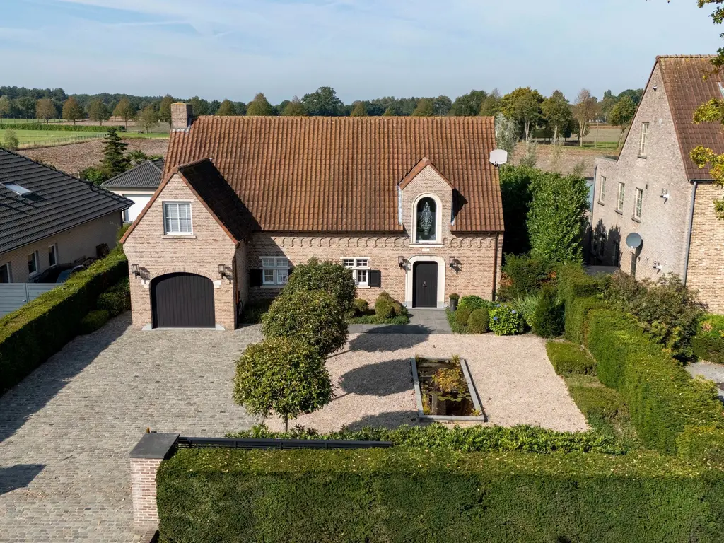 Steenweg Weelde 16  , Ravels