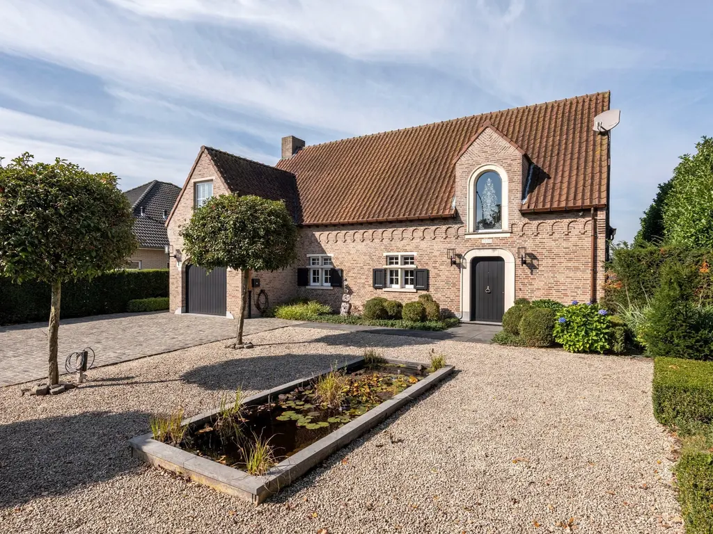 Steenweg Weelde 16  , Ravels