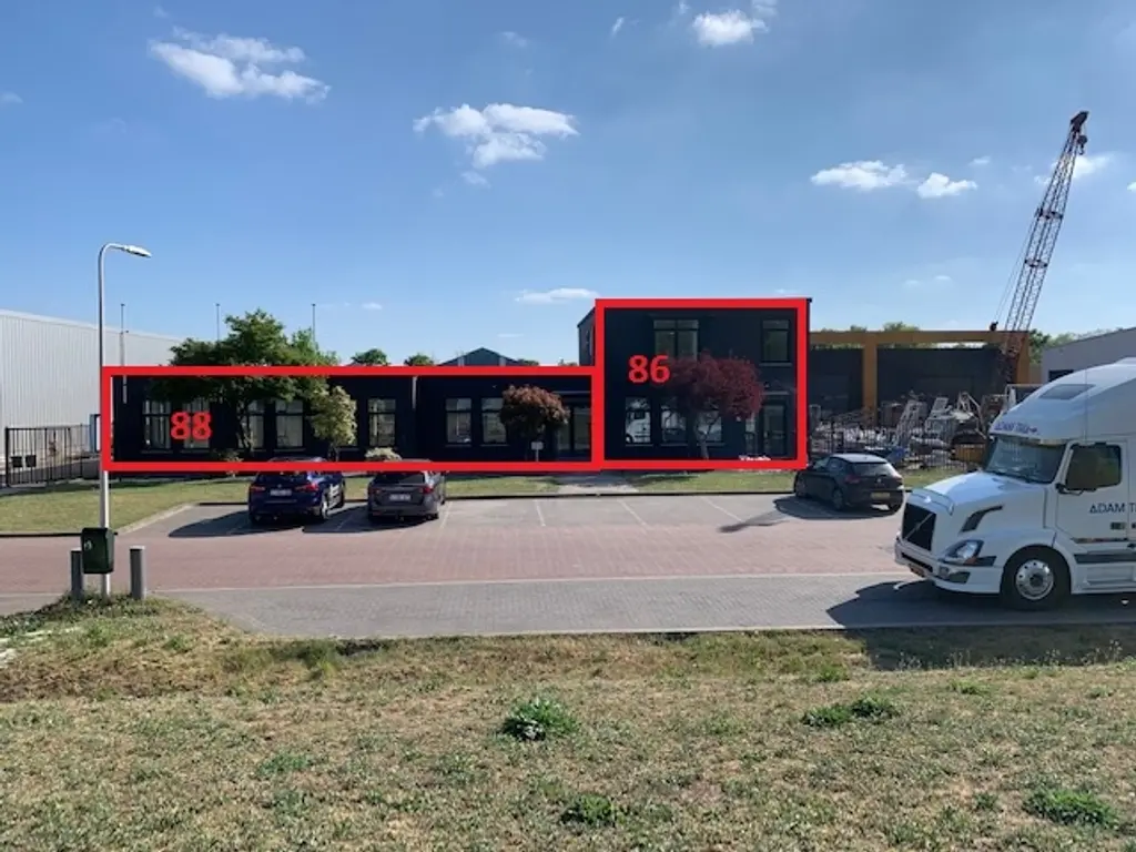Parallelweg-Oost 86, Vlijmen