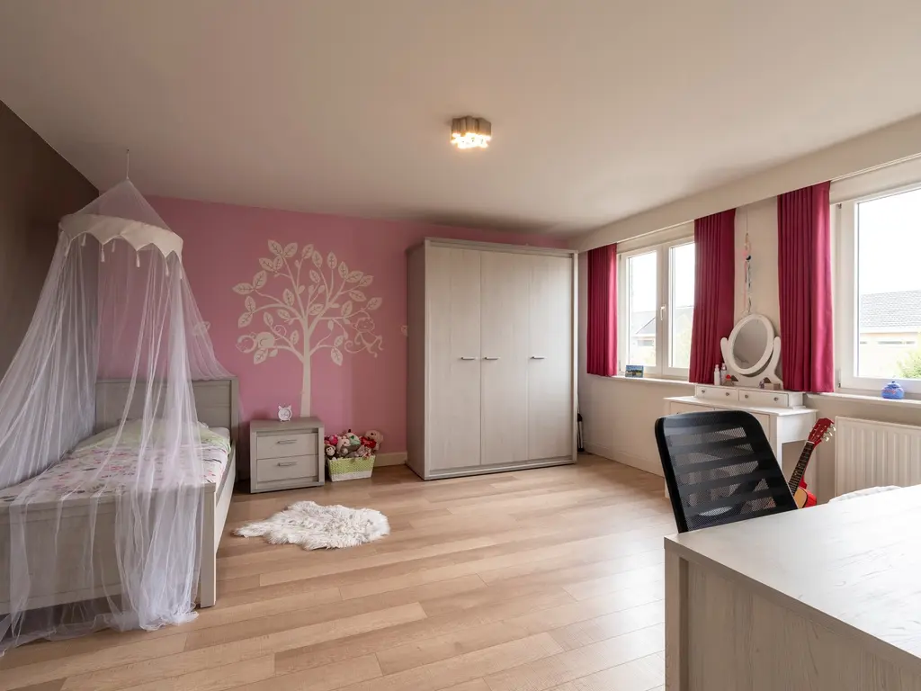 Parkstraat 38  , Ravels