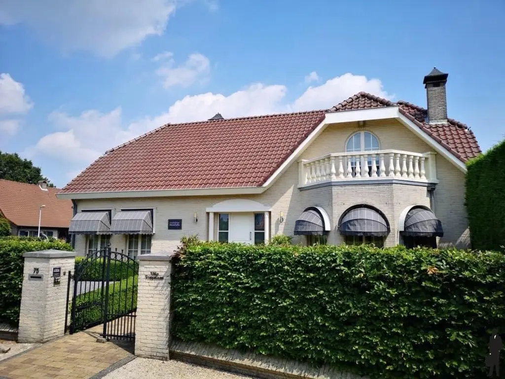 Huzenblek 75  , Ravels