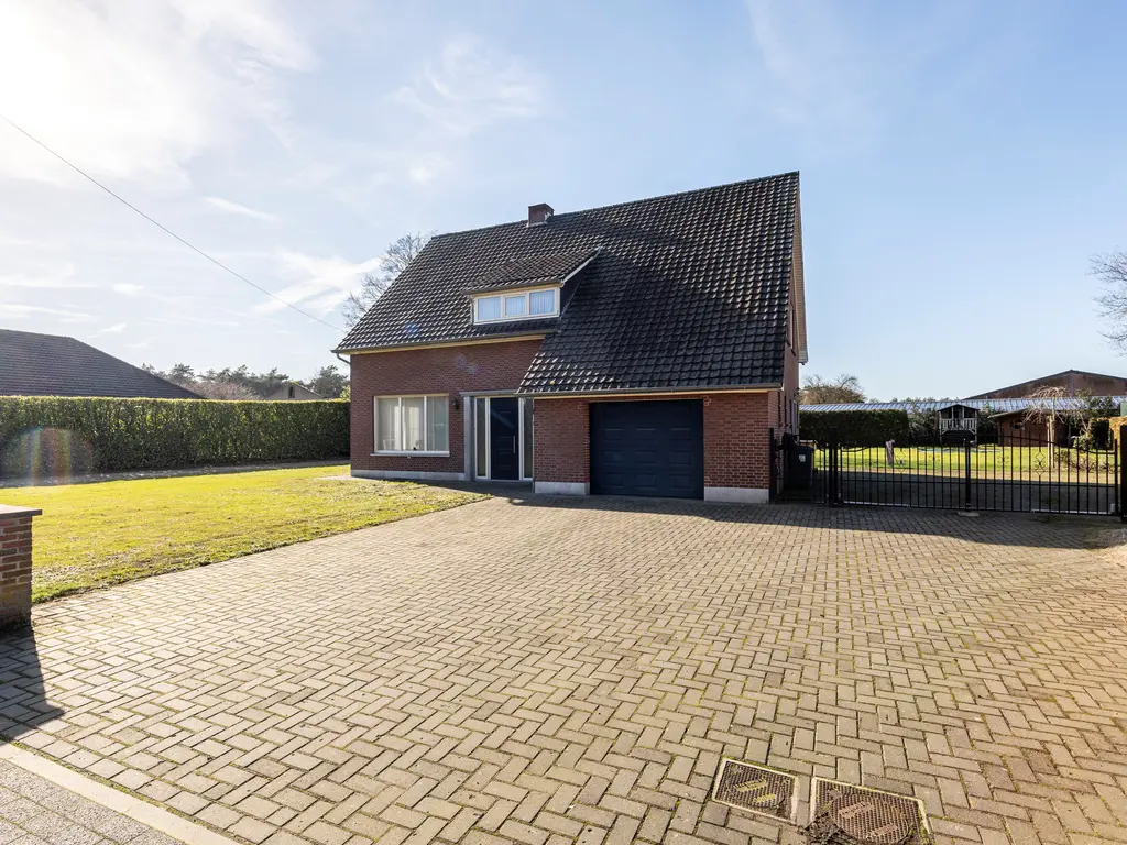 Heesdijk 28  , Poppel