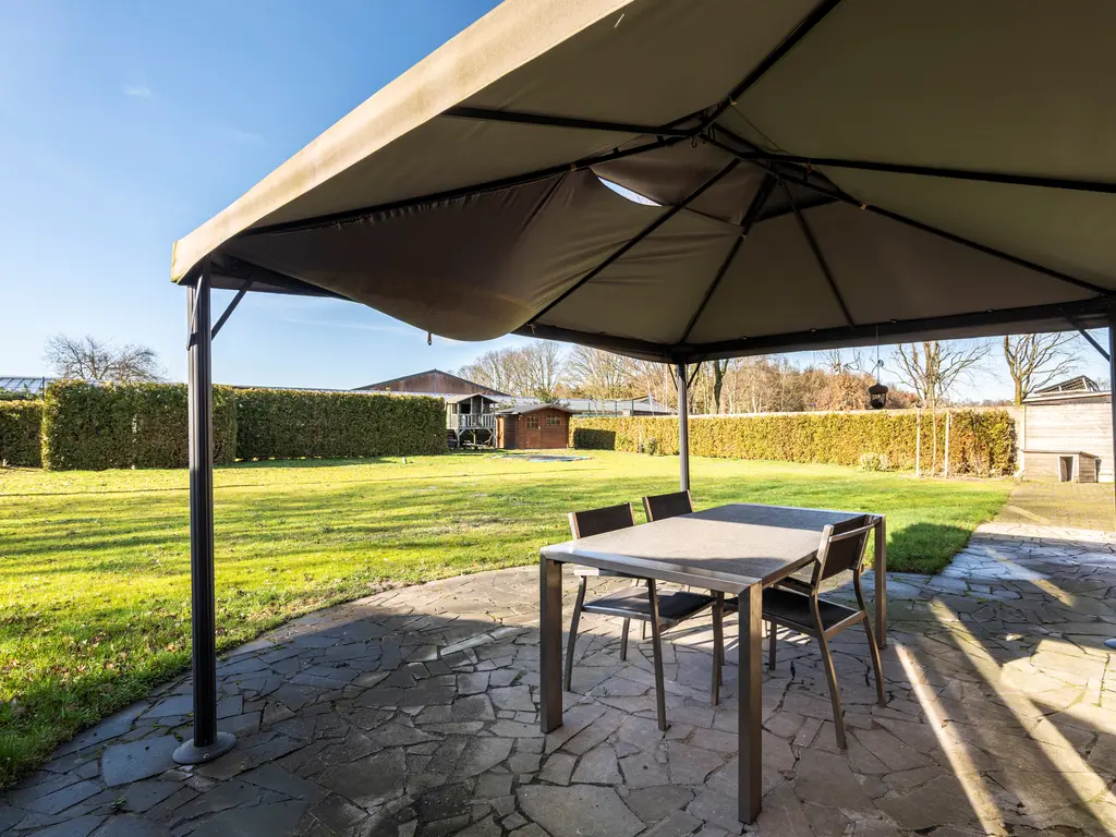 Heesdijk 28  , Poppel