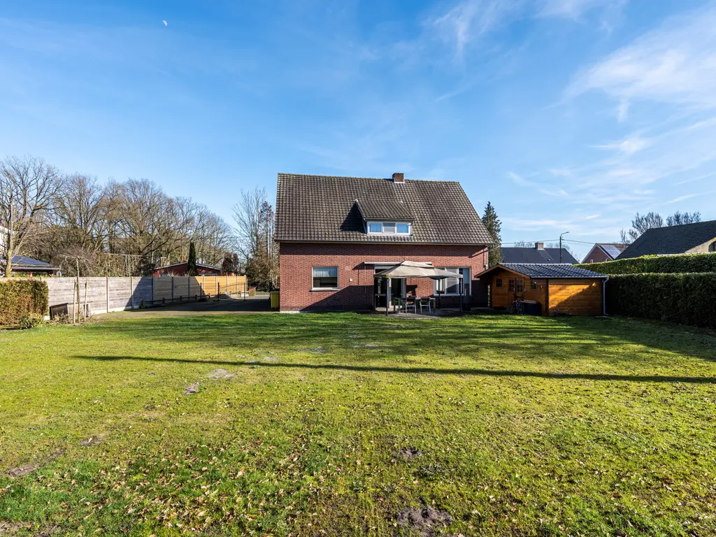 Heesdijk 28  , Poppel