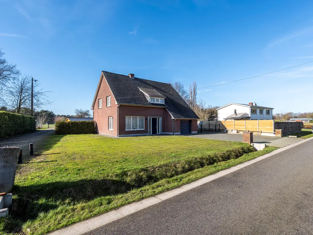 Heesdijk 28  , Poppel