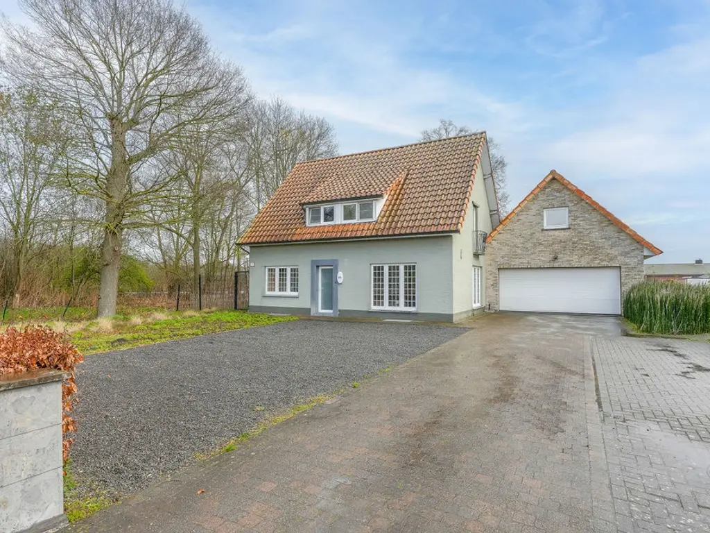 Steenweg op Ravels 305  , Oud-Turnhout