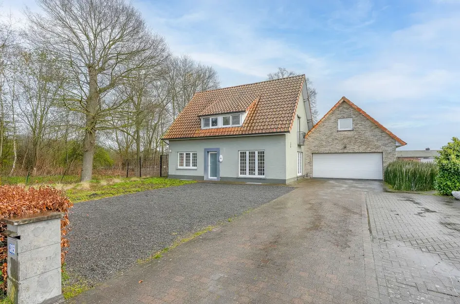 Steenweg op Ravels 305  