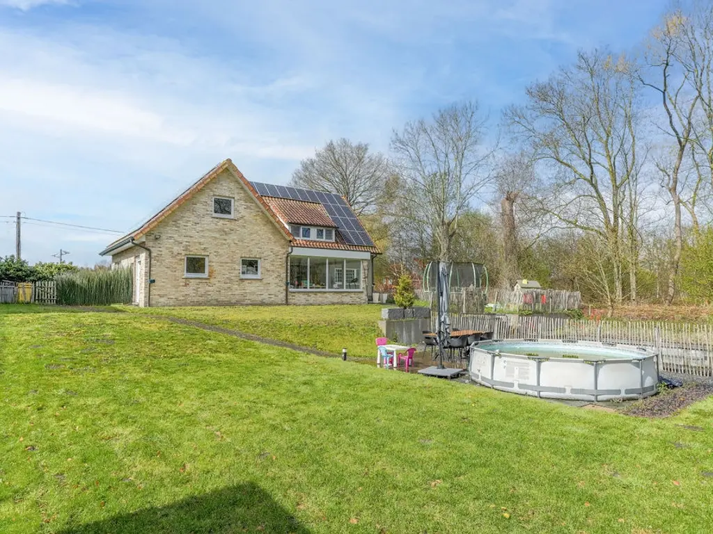 Steenweg op Ravels 305  , Oud-Turnhout