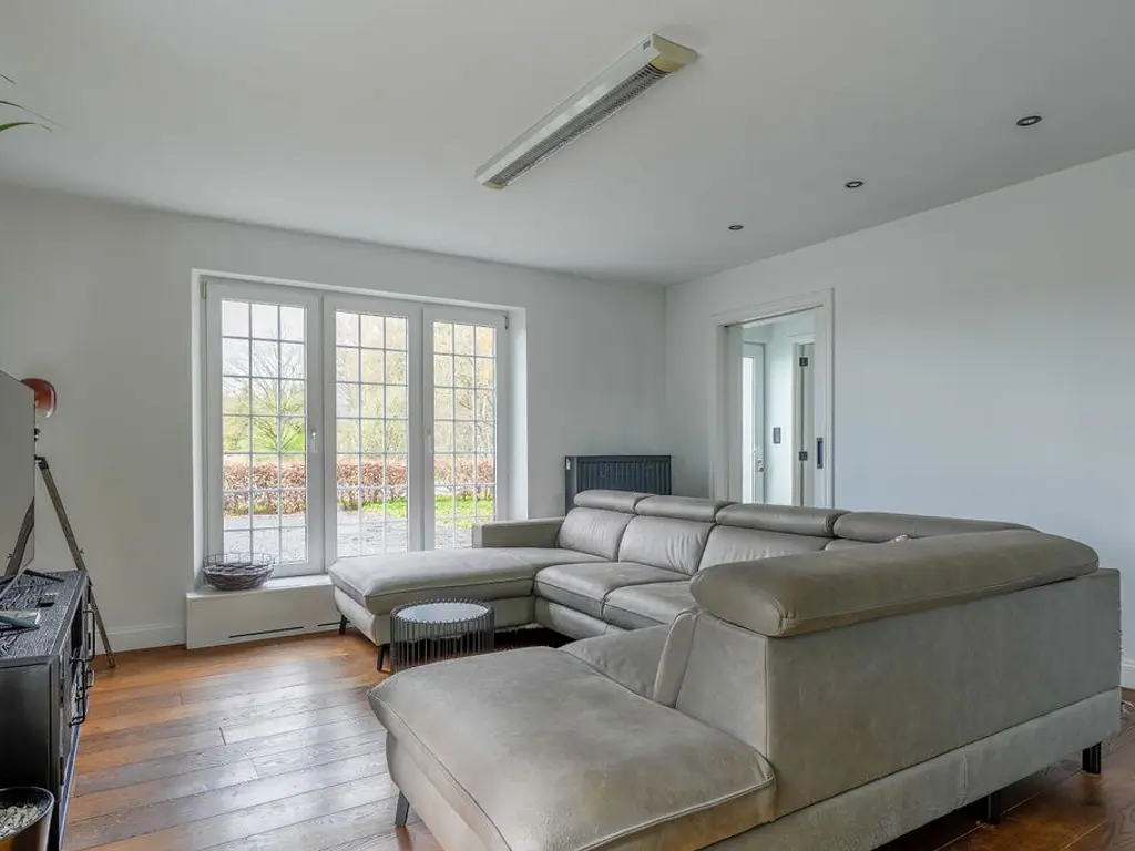 Steenweg op Ravels 305  , Oud-Turnhout