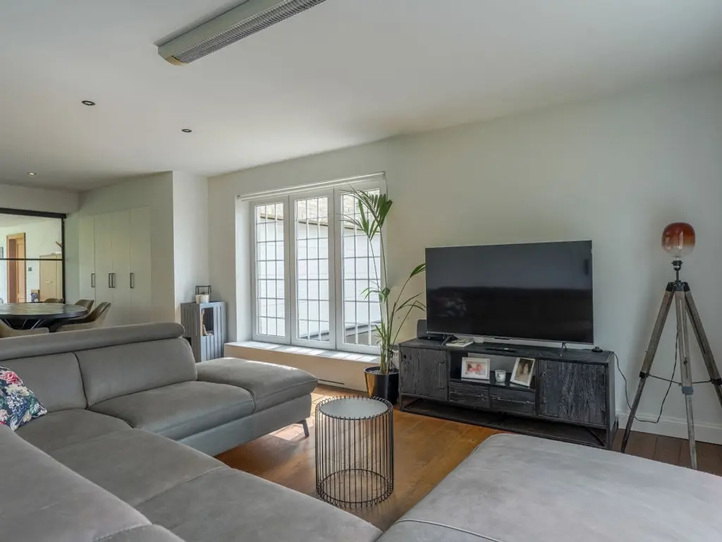 Steenweg op Ravels 305  , Oud-Turnhout