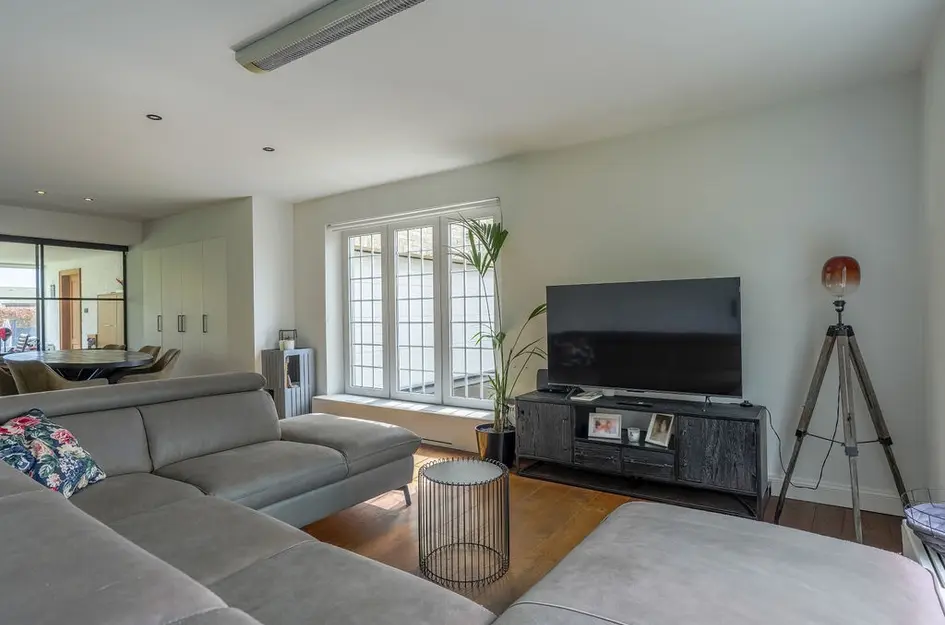 Steenweg op Ravels 305  