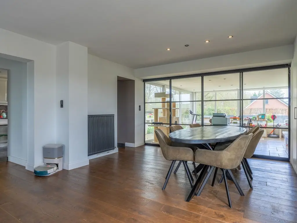 Steenweg op Ravels 305  , Oud-Turnhout