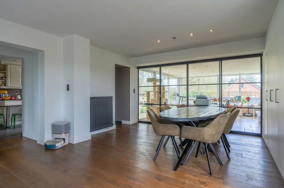 Steenweg op Ravels 305  