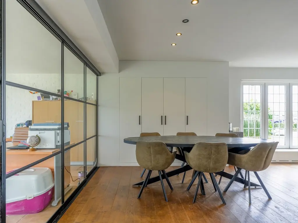 Steenweg op Ravels 305  , Oud-Turnhout