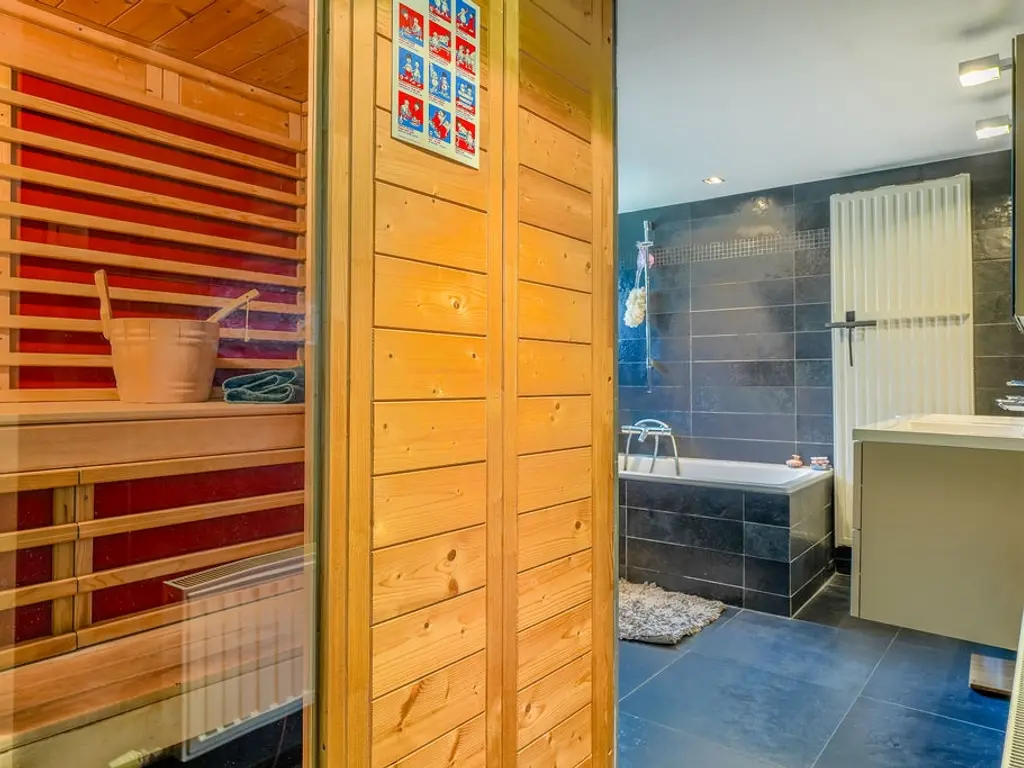 Steenweg op Ravels 305  , Oud-Turnhout