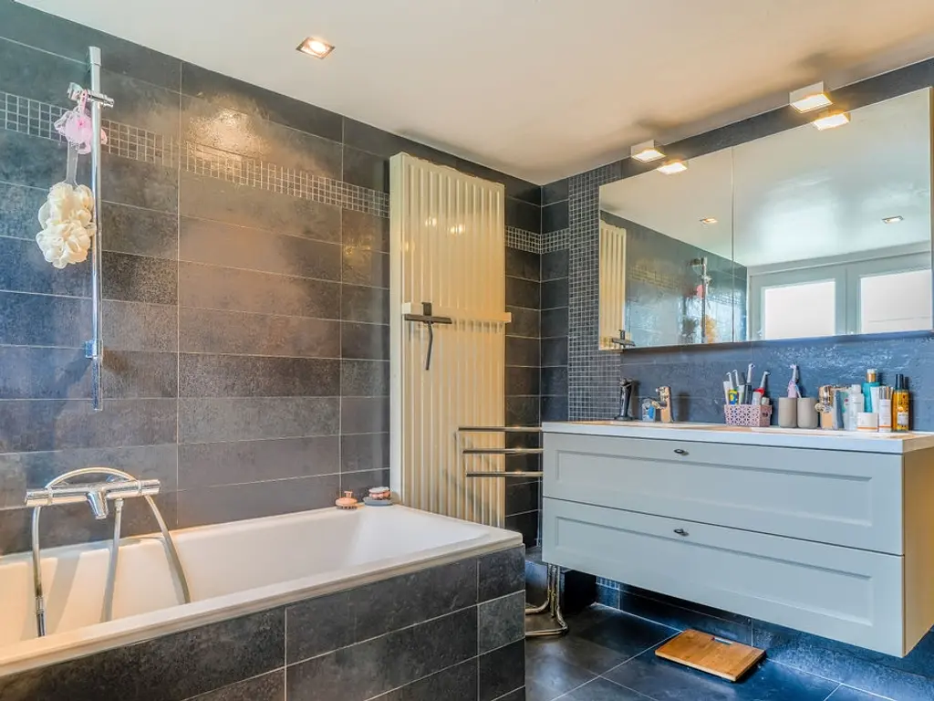 Steenweg op Ravels 305  , Oud-Turnhout