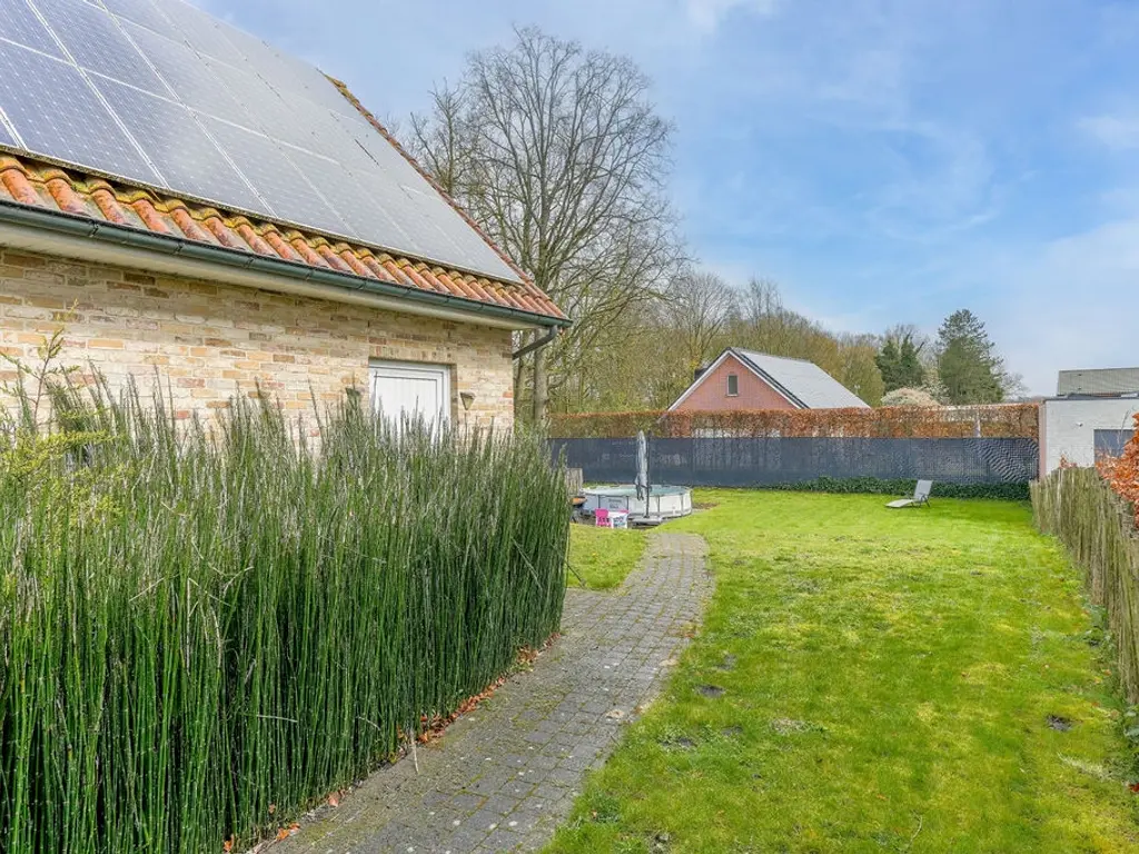 Steenweg op Ravels 305  , Oud-Turnhout