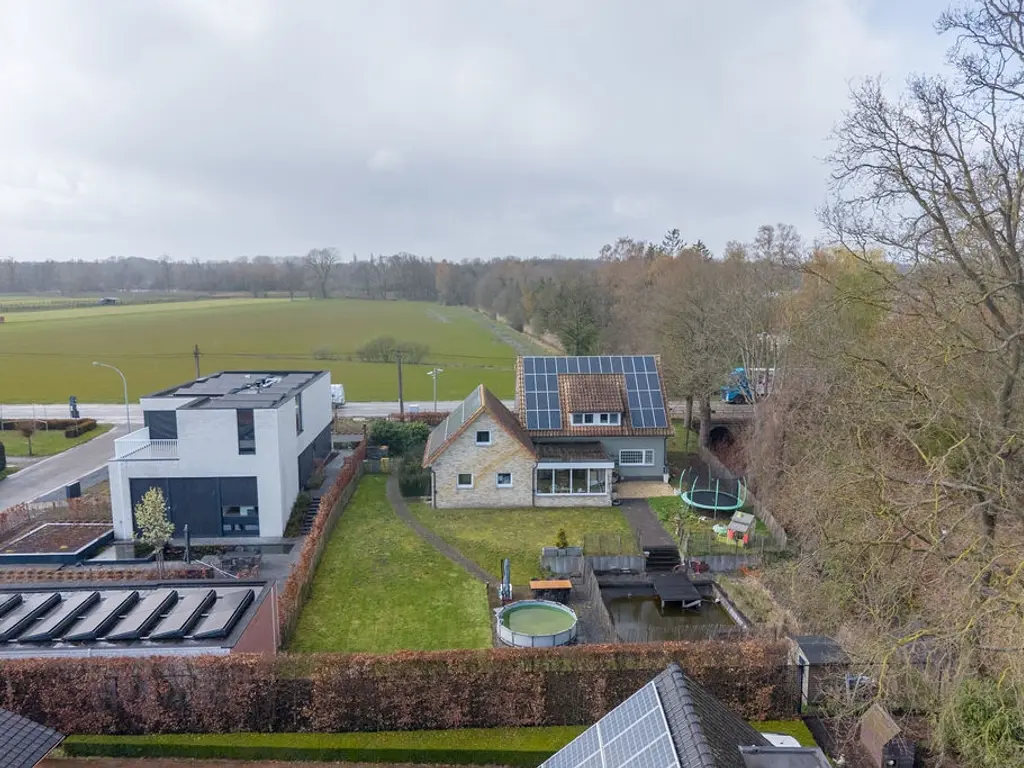 Steenweg op Ravels 305  , Oud-Turnhout