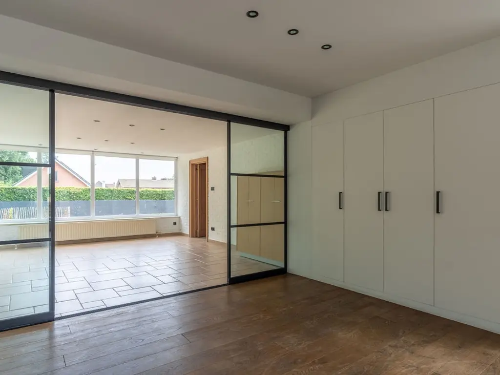 Steenweg op Ravels 305  , Oud-Turnhout