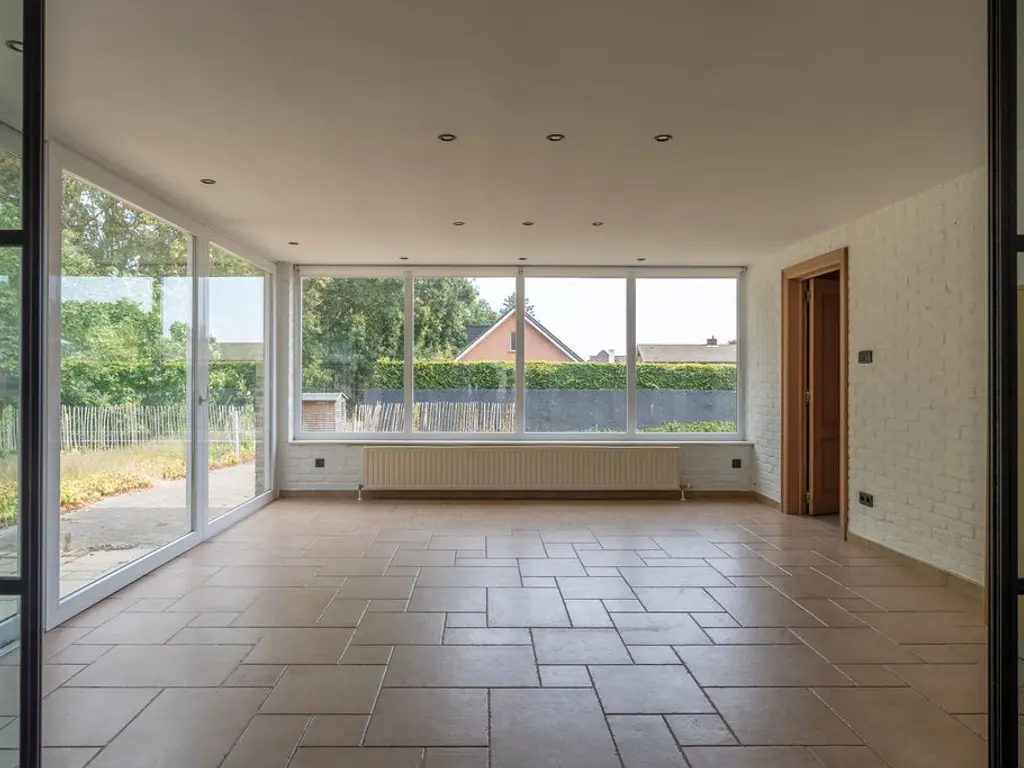 Steenweg op Ravels 305  , Oud-Turnhout