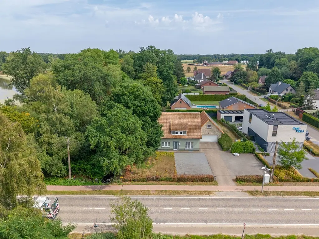 Steenweg op Ravels 305  , Oud-Turnhout