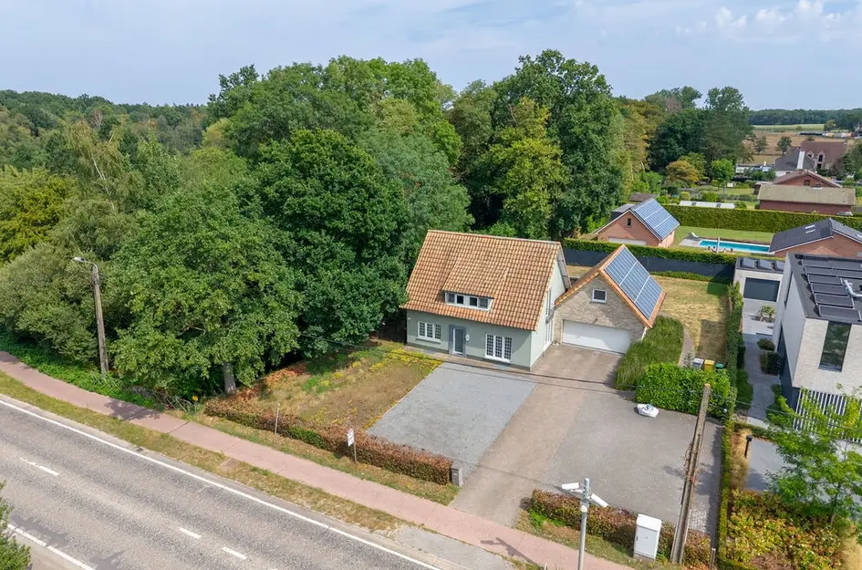 Steenweg op Ravels 305  