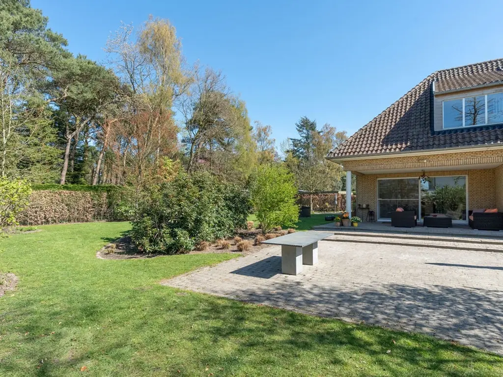 Leeuweriklaan 10  , Poppel