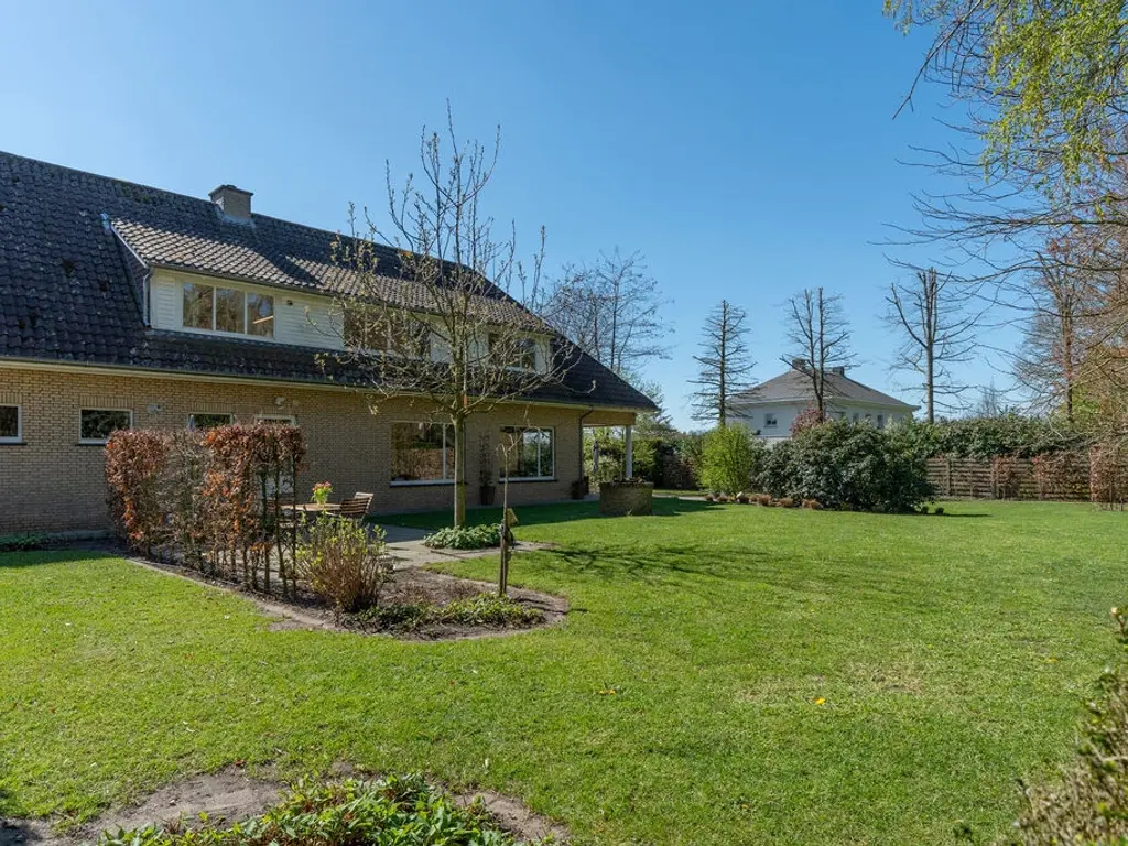 Leeuweriklaan 10  , Poppel