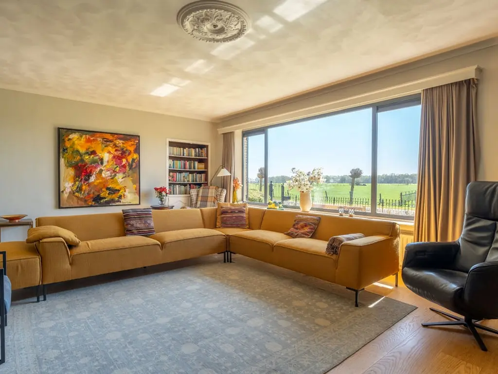 Leeuweriklaan 10  , Poppel