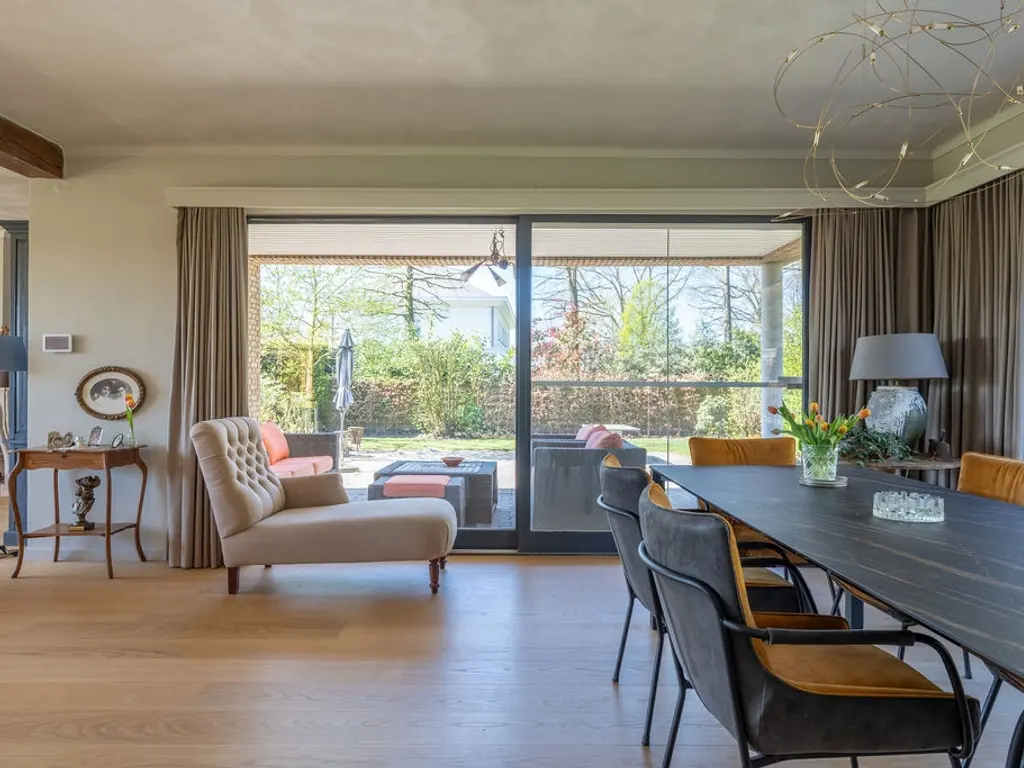 Leeuweriklaan 10  , Poppel