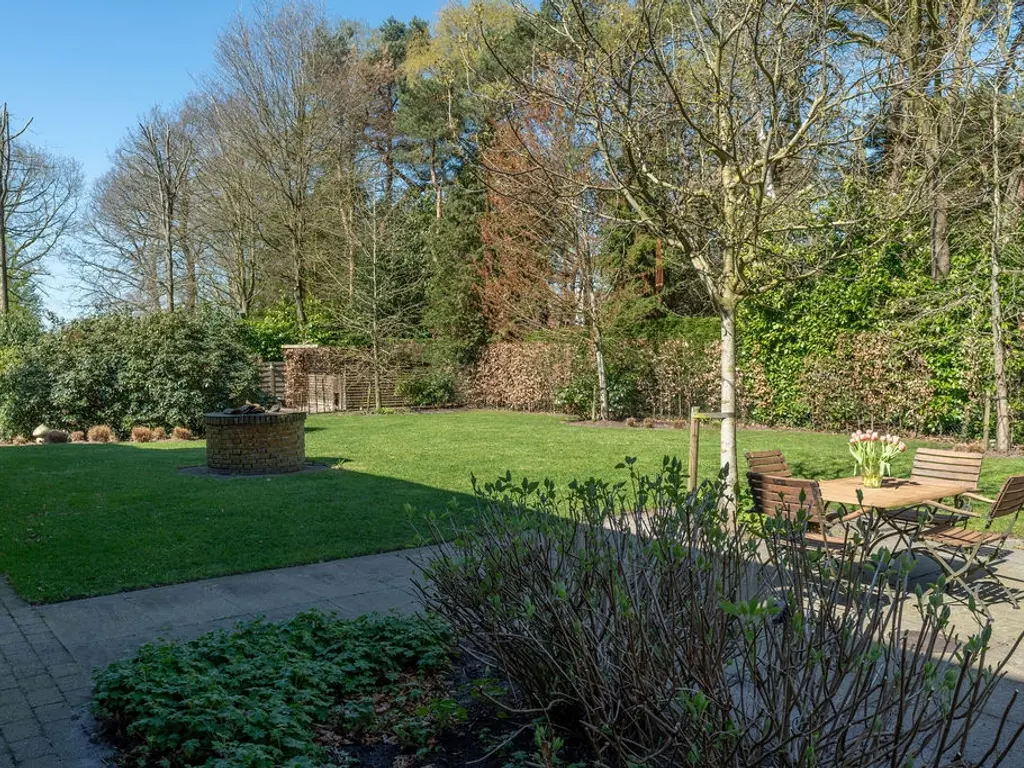 Leeuweriklaan 10  , Poppel