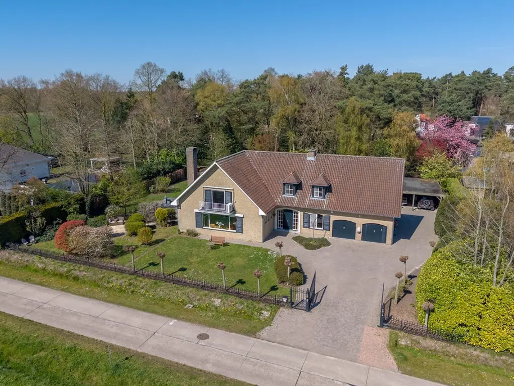 Leeuweriklaan 10  , Poppel