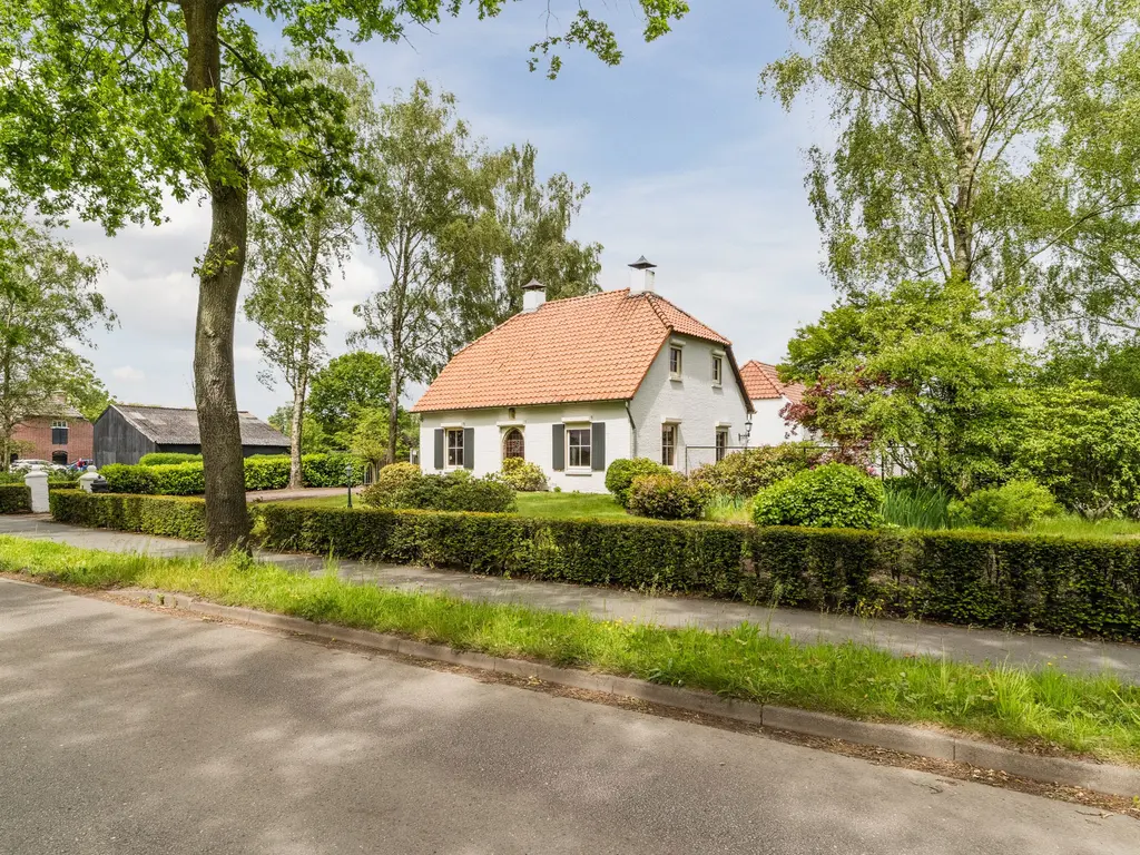 Heukelomseweg 11, Heukelom