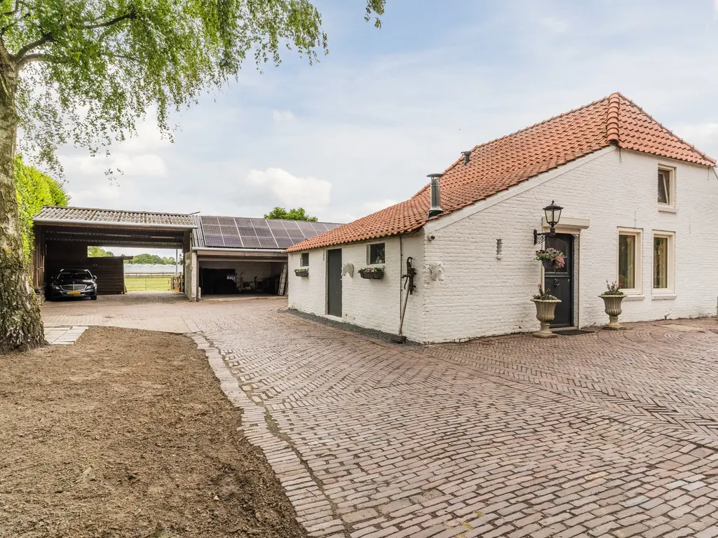 Heukelomseweg 11, Heukelom
