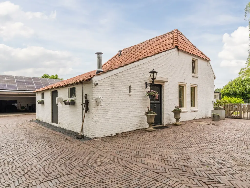 Heukelomseweg 11, Heukelom