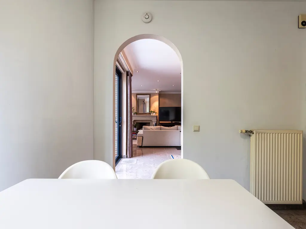 Pastoor Coolsstraat 6  , Ravels