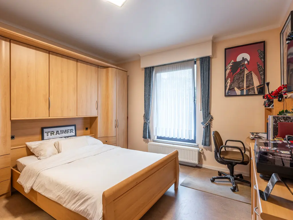 Pastoor Coolsstraat 6  , Ravels